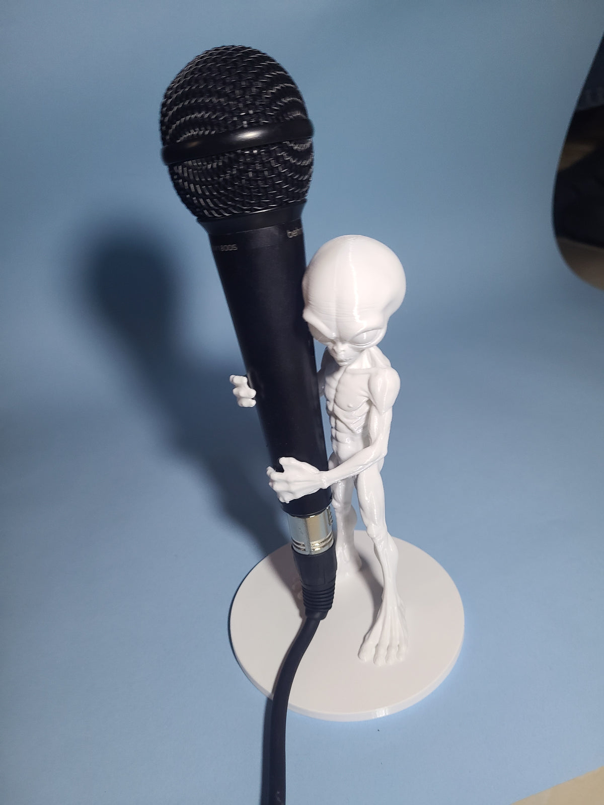 Trophy Mic Series – Bald-Headed Alien
